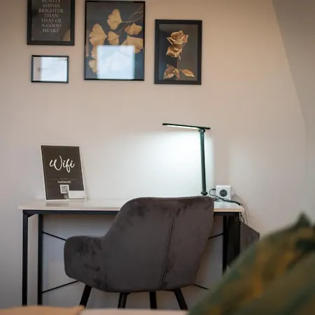 Maracoon - 1 Uerdingen I 20 Min Zur Messe * קרפלד